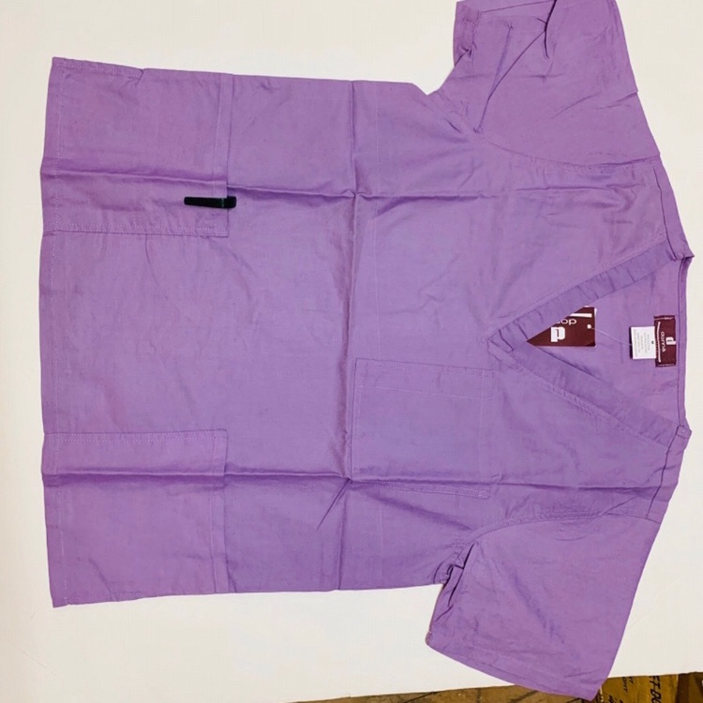 Scrub top brand newcomes size xsmall - 3 tops for $16- xsmall only
